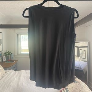 Lululemon muscle tank
